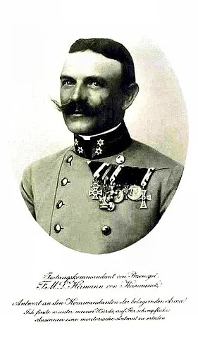 Kép: 01914_Hermann_von_Kusmanek_F._M._L._Festungskommandant_von_Przemysl_2.webp
