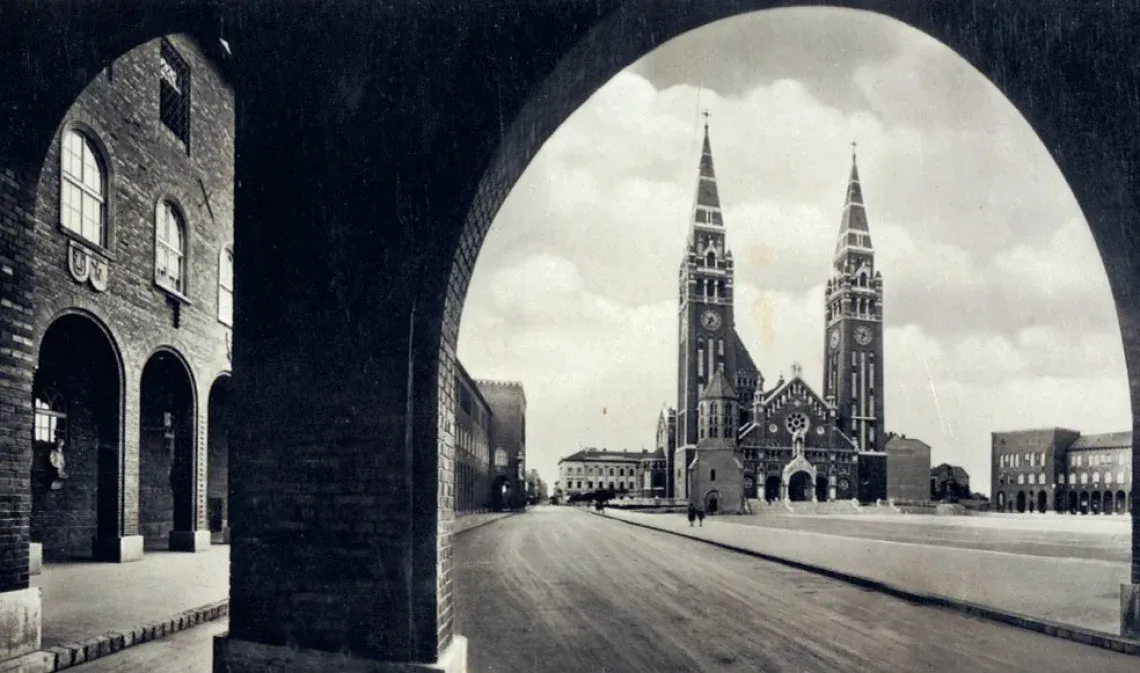 Szeged—Votive Church with the National Memorial Hall, 1932