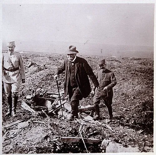 Clemenceau_visite_le_front.webp