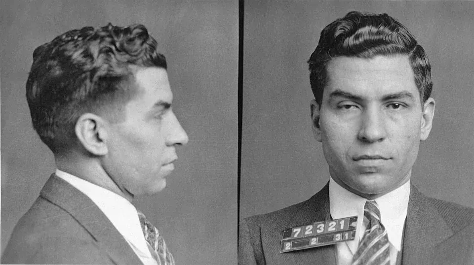 Lucky_Luciano_mugshot_1931.webp