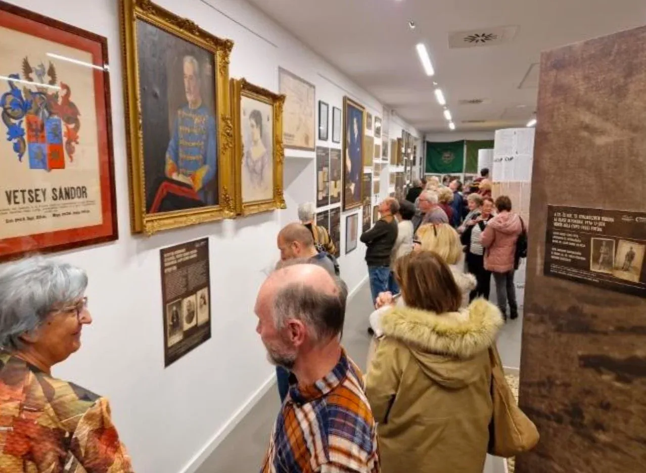 Kiállításmegnyitó: Komárom újjáépítése Trianon után - kiemelt kép