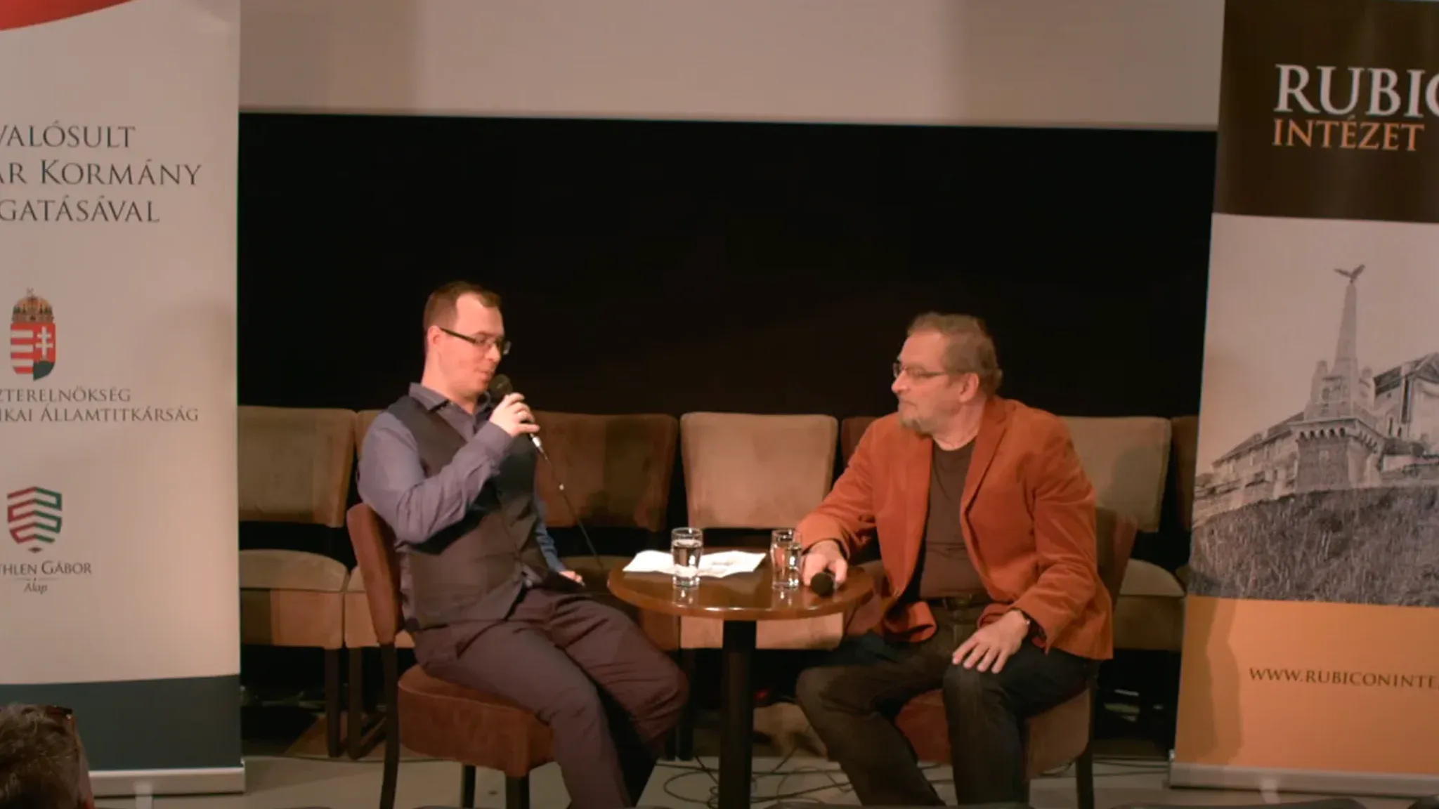 Beszélgetés Hahner Péter Világtörténeti kaleidoszkóp magyar szemmel c. művéről – Kávéházak Éjszakája - kiemelt kép