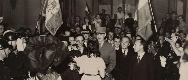 Charles de Gaulle ünnepi felvonulása a felszabadított Párizsban - kiemelt kép