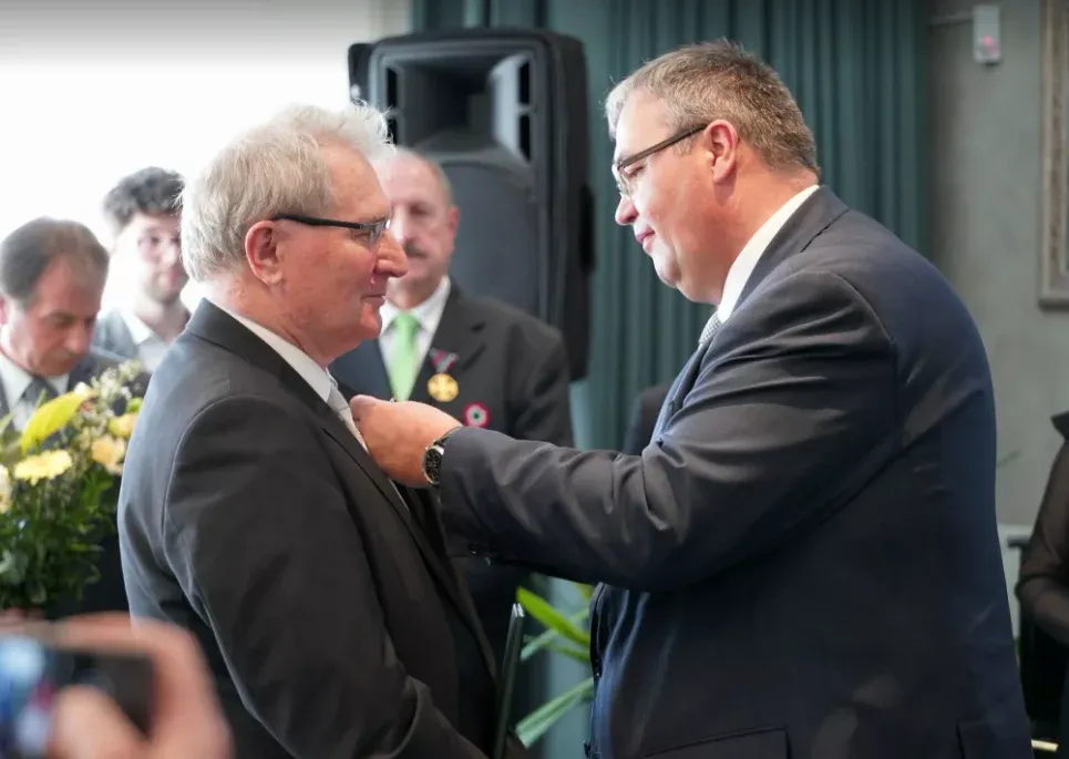 Magyar Érdemrend Lovagkereszt kitüntetésben részesült Szarka László - kiemelt kép