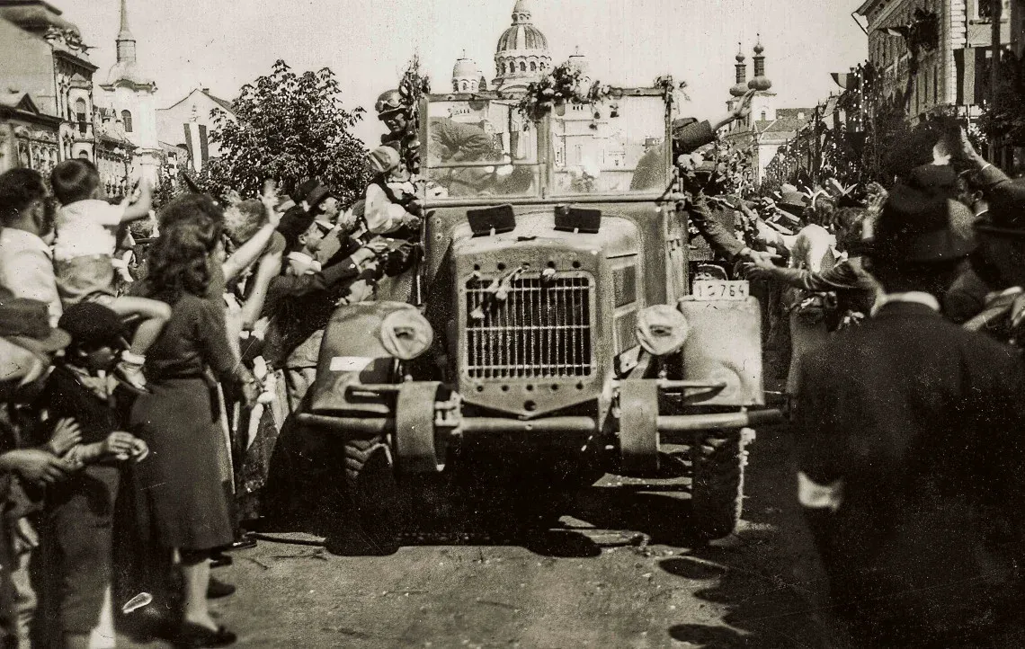 Entry of the Royal Hungarian Army in Marosvásárhely, September 10, 1940 (Azopan Photo Archive)